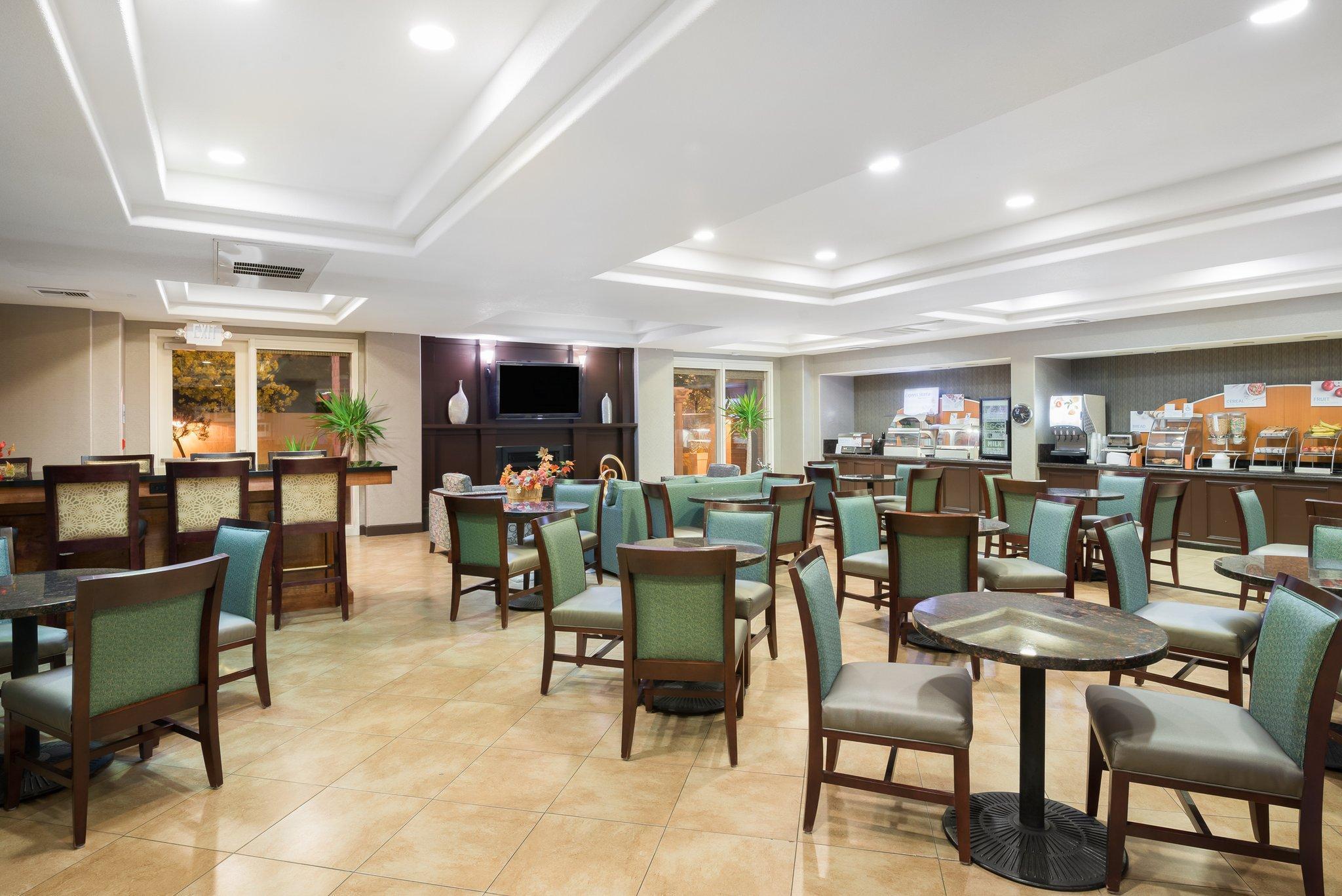 Holiday Inn Express Hotel & Suites Vacaville By Ihg Exterior foto