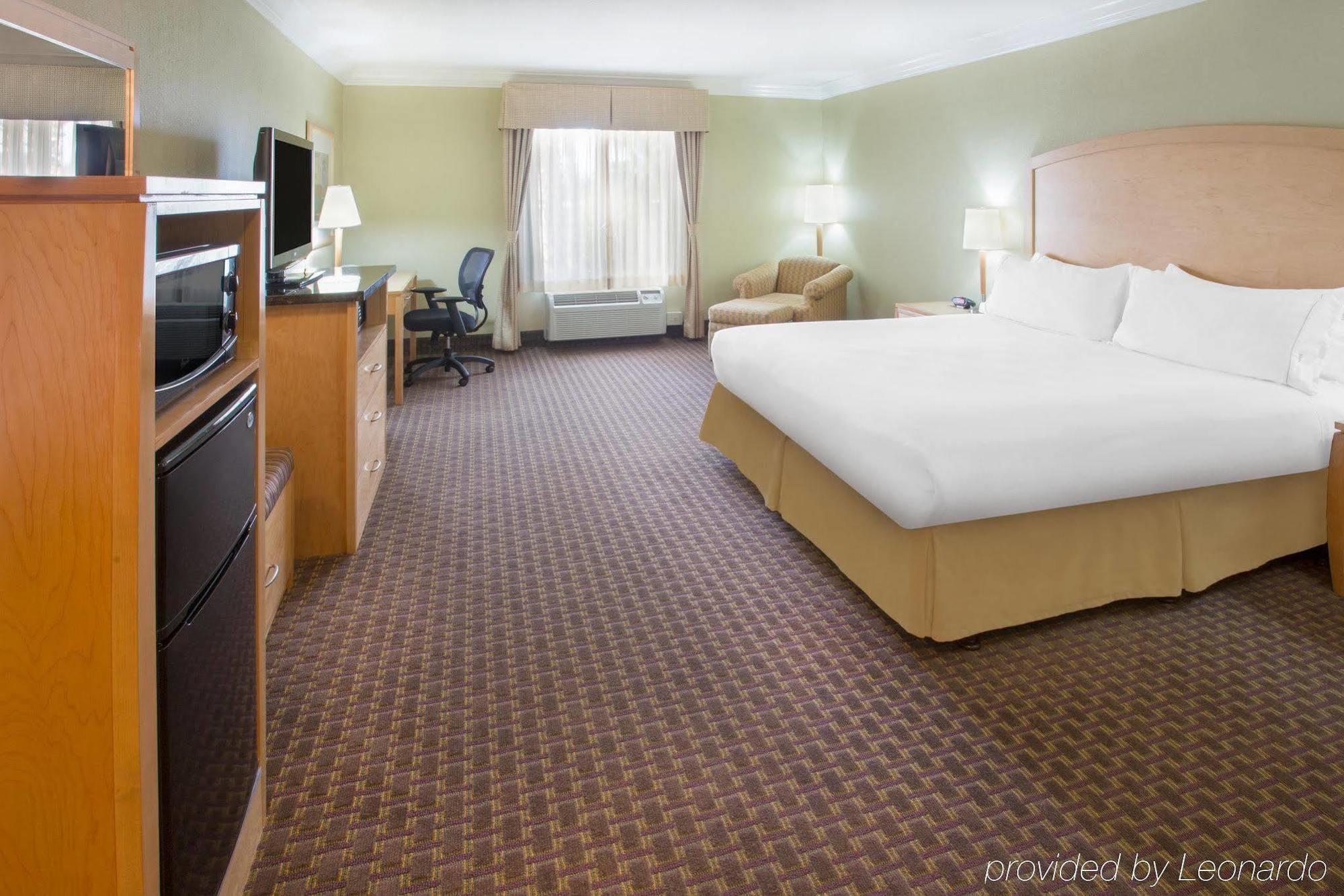 Holiday Inn Express Hotel & Suites Vacaville By Ihg Exterior foto